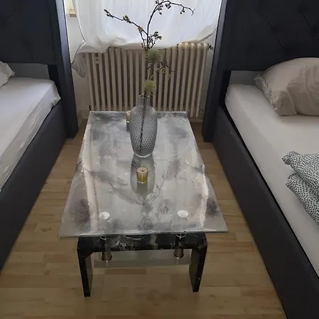 Urban Nest Prime 3br With Spacious Hall & Kitchen Kelkheim