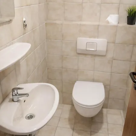 Urban Nest Prime 3br With Spacious Hall & Kitchen * 켈하임 (타우너스)