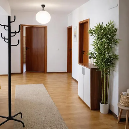 Urban Nest Prime 3br With Spacious Hall & Kitchen