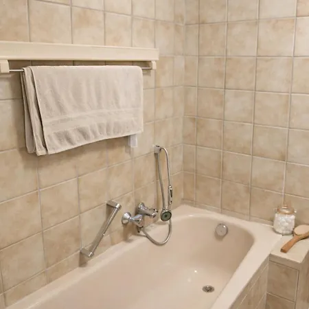 Urban Nest Prime 3br With Spacious Hall & Kitchen Lejlighed *